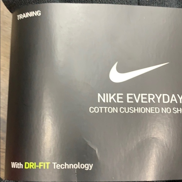 NIKE EVERYDAY COTTON CUSHIONED NO SHOW SOCKS
NWT 6 pairs socks pack - Picture 15 of 16